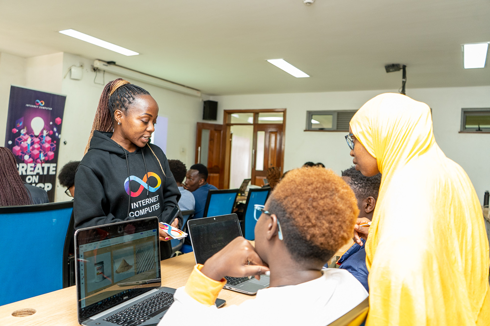 Mary Usaji Mentoring Developers at Hackathons Event
